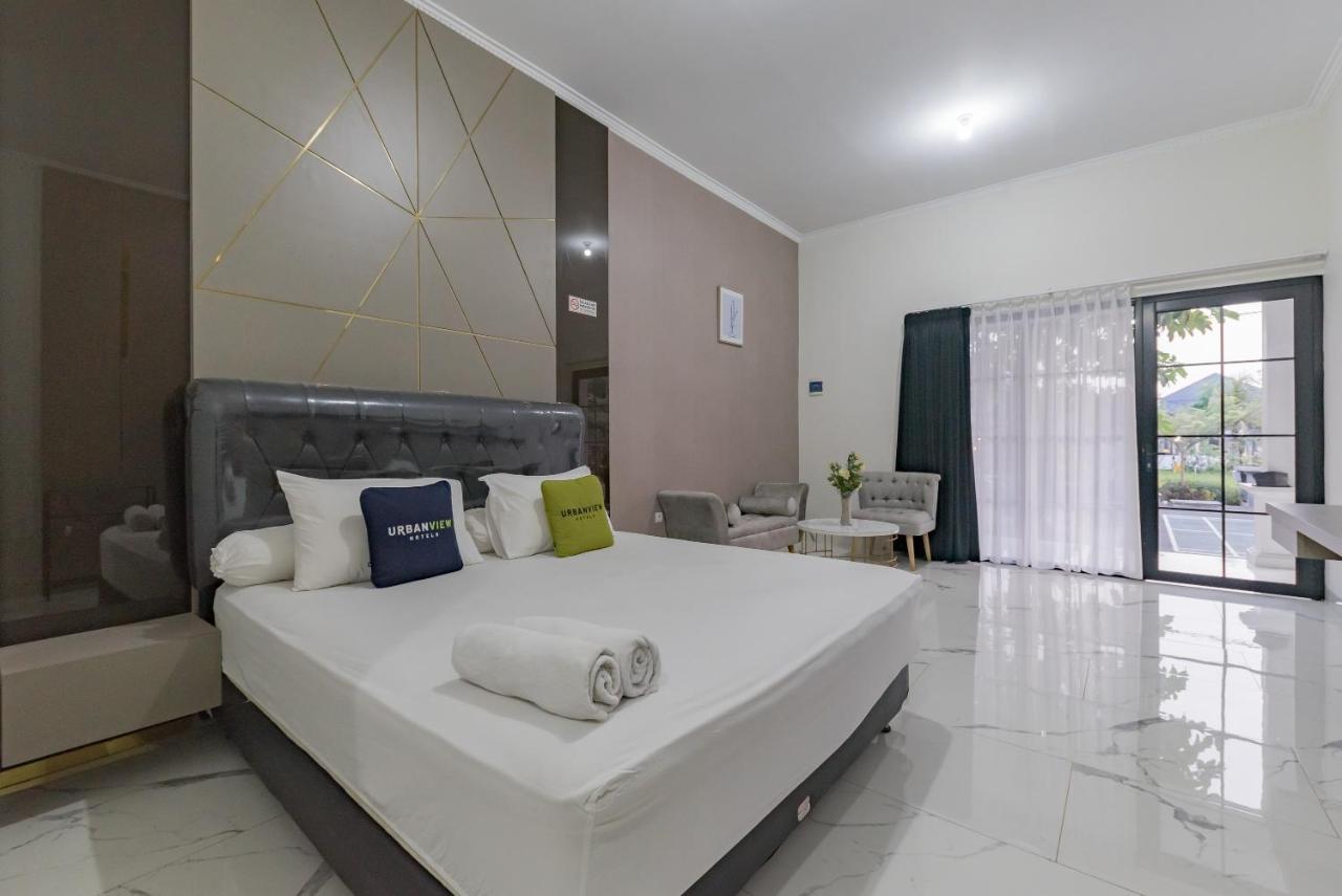 Urbanview Hotel Khayrizsan Tasikmalaya By Reddoorz Exterior foto